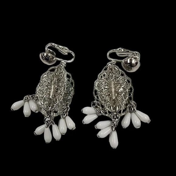 VINTAGE SILVER TONE ART DECO STYLE CHANDELIER CLIP-ON EARRINGS - Picture 1 of 2